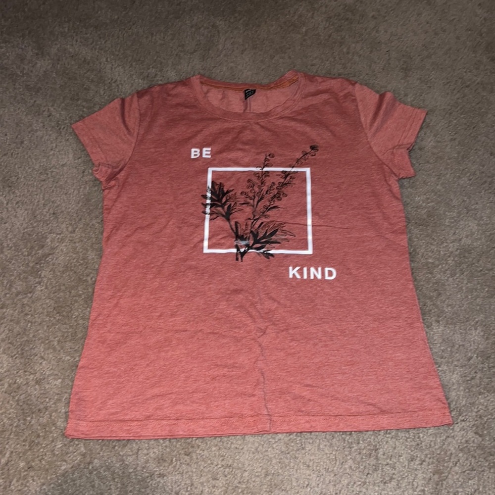 SHEIN Med Tee Shirt